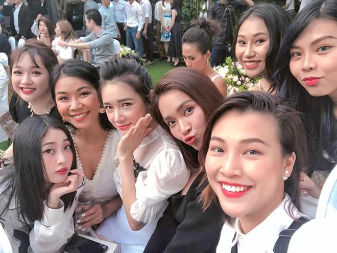Nhã Phương, Hoàng Oanh và Ái Phương gây chú ý trong lễ cưới bạn thân-2