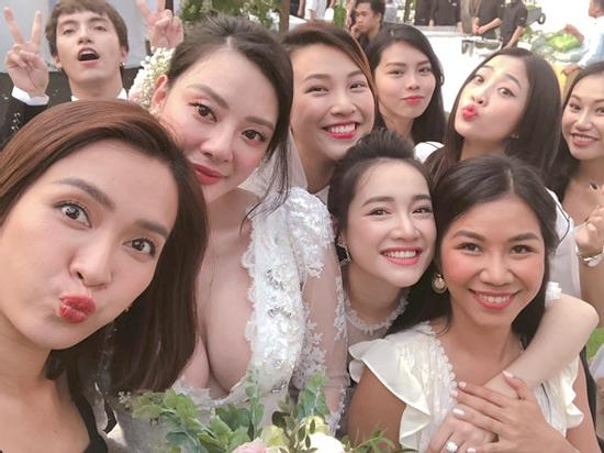 Nhã Phương, Hoàng Oanh và Ái Phương gây chú ý trong lễ cưới bạn thân