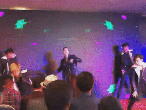 Trai đẹp Minh Châu chơi lớn, vác đồ nghề lên tận vách núi cao chót vót để làm điều hiếm hoi-3