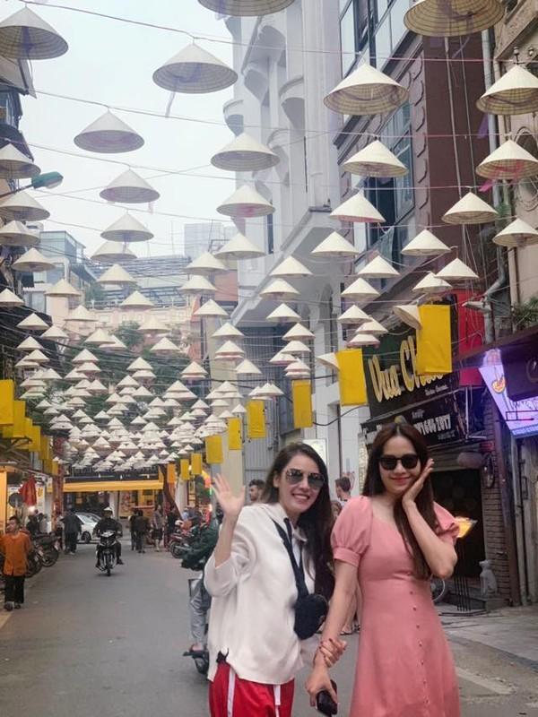 Nam Em tiếp tục để mất điểm vì thân hình phát tướng, lộ nội y tại sự kiện-5