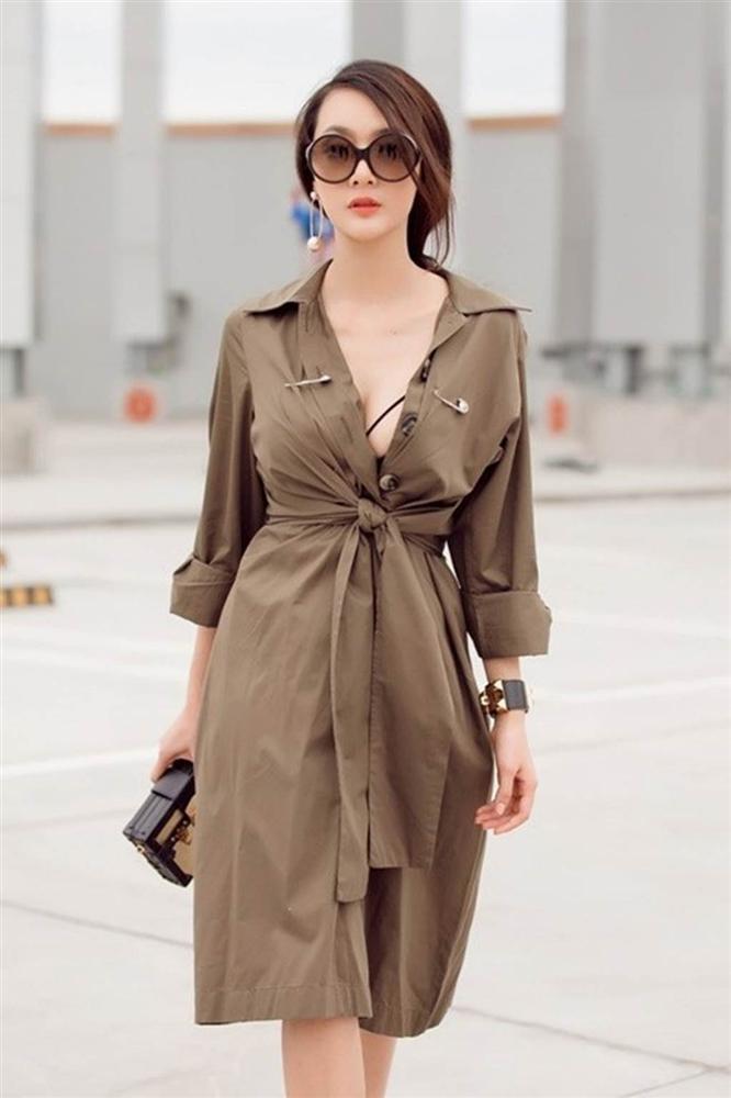 Cô bạn thân khoe thềm ngực sexy gây chú ý hơn Nhã Phương là ai?-10