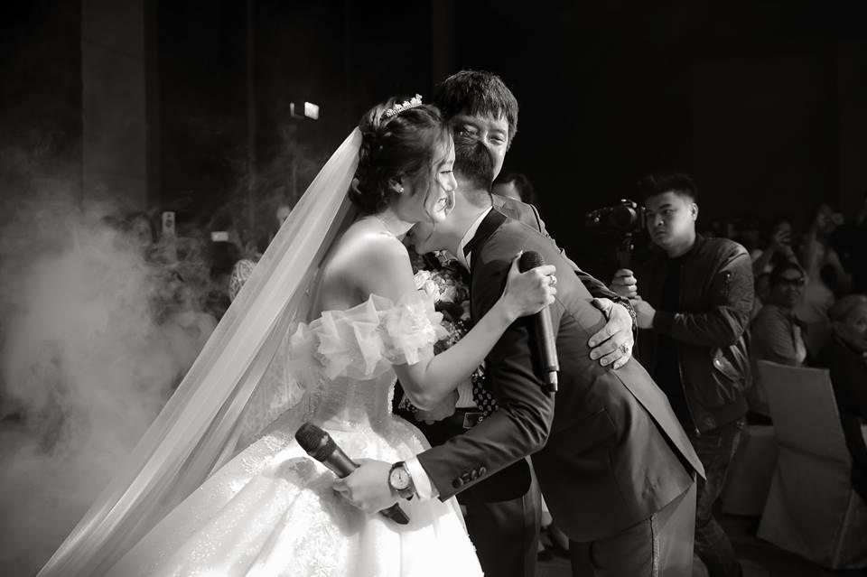 Clip cực hot ở đám cưới MC Cà phê sáng: Cô dâu, chú rể hát hay như ca sĩ chuyên nghiệp-6