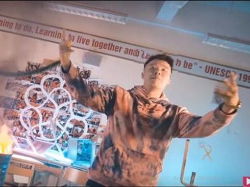 Vụ rapper bị tố đốt sách vở học sinh: Nếu có vi phạm chuyển công an