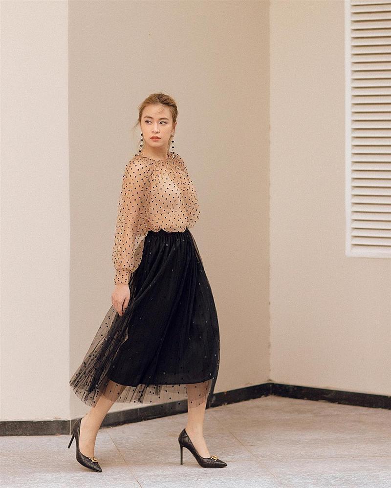 STREET STYLE sao Việt: Hương Giang, Hà Hồ, Bích Phương, Mỹ Tâm, Soobin Hoàng Sơn và những công thức phối đồ jeans cực kỳ thú vị-12