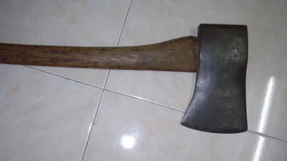 Hãi hùng bé gái 4 tuổi bị mẹ bế vào nhà vệ sinh rồi dùng búa sát hại thương tâm-1