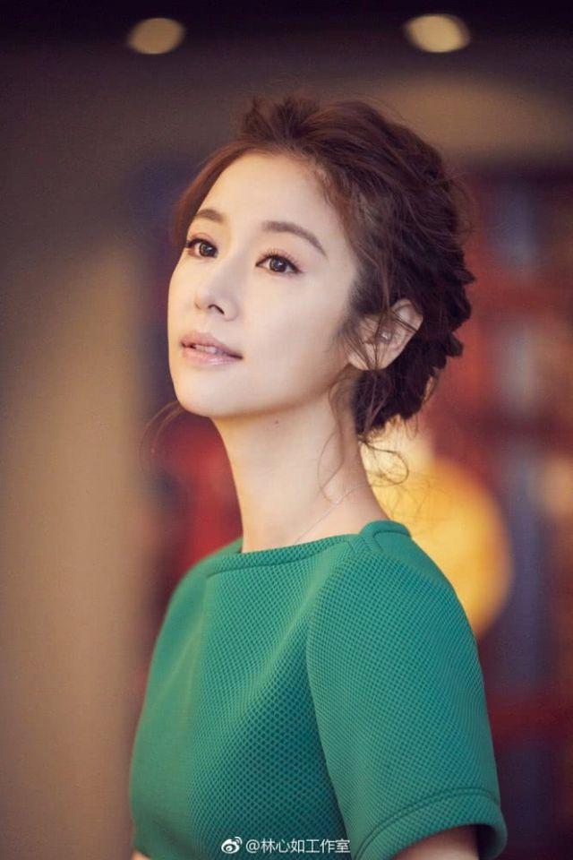 Triệu Vy và Tô Hữu Bằng làm lại Hoàn Châu Cách Cách: Hứa Khải vai Ngũ A Ca, Lâm Tâm Như đóng mẹ Hạ Tử Vy-6