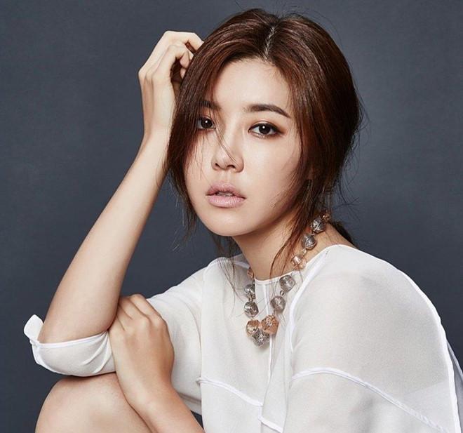 Người đẹp Hàn có cả chồng và bạn trai cũ từng dính vào án mại dâm-15