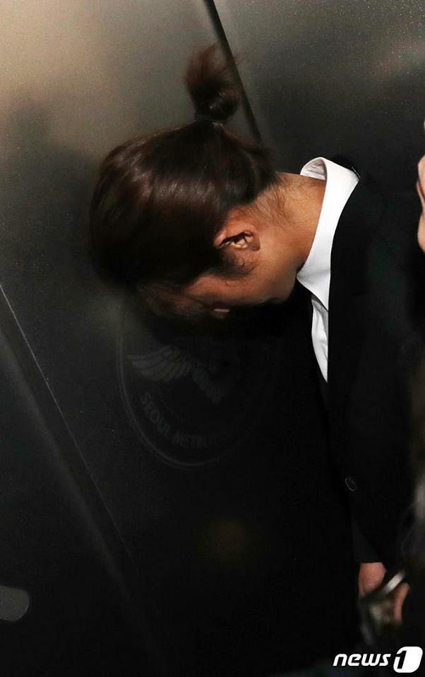 Jung Joon Young cúi đầu xin lỗi, tiết lộ hơn 200.000 tin nhắn bí mật liên quan đến sex lưu trữ trong điện thoại-12