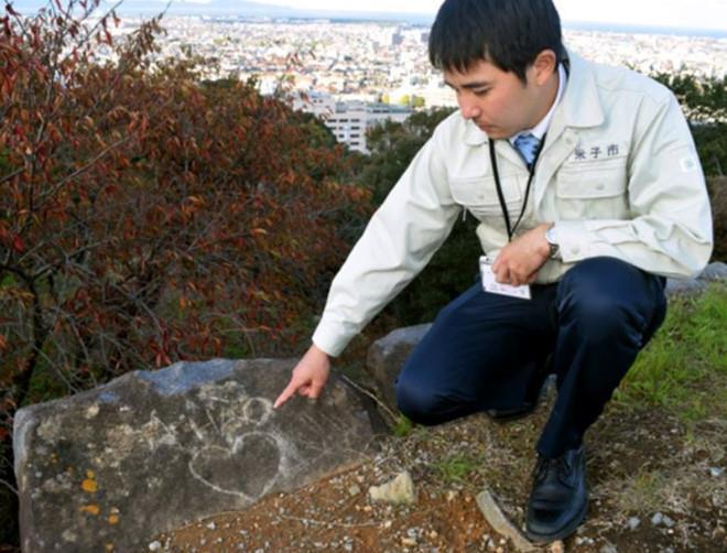 Những hành vi từ xấu xí đến phạm pháp của người trẻ khi du lịch-5