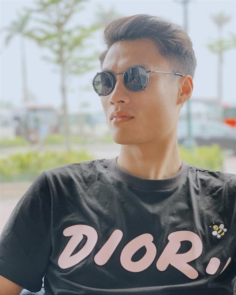 Võ Hoàng Yến kêu cứu vì đi bơi mà bị cá cắn-9