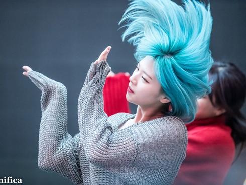 Những màn hất tóc đầy thần thái của sao Hàn