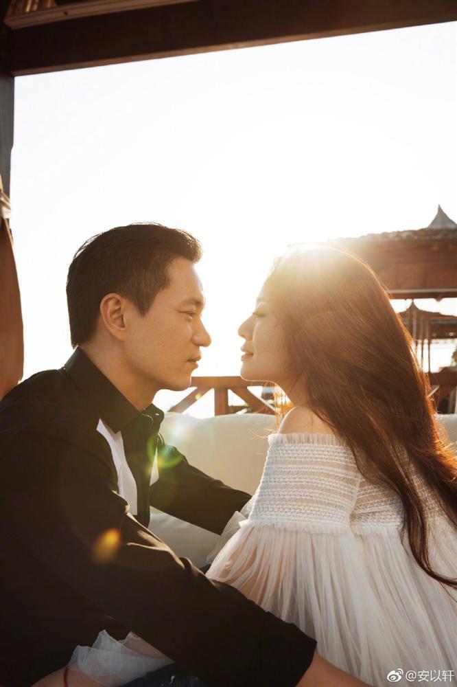 Sau nhiều khó khăn, An Dĩ Hiên hạnh phúc xác nhận mang thai con đầu lòng với chồng tỷ phú-6