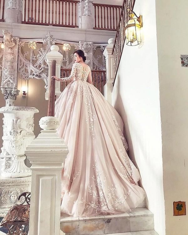 Rich kid Trinh Hoàng xinh như công chúa trong lễ ăn hỏi sang chảnh với chồng doanh nhân tại Hà Nội-11