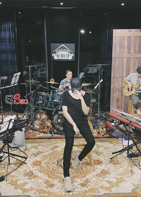 Hoa hậu cũng phải phát hờn khi ngắm đôi chân thon dài cực phẩm của Soobin Hoàng Sơn-8