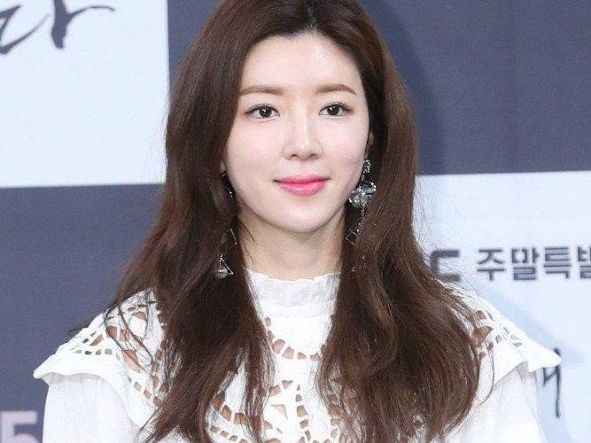 Park Han Byul từ có chồng đểu trên phim đến chồng thực ngoài đời là trùm cuối group chat Seungri-10