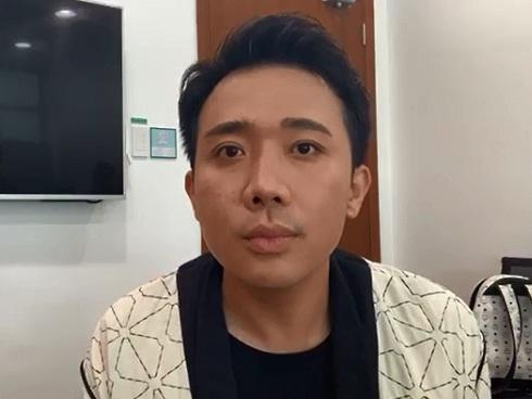 Nhan sắc bị chê tới tấp khi đang livestream, Trấn Thành 'phản đòn' rất tự tin khiến ai cũng đứng hình