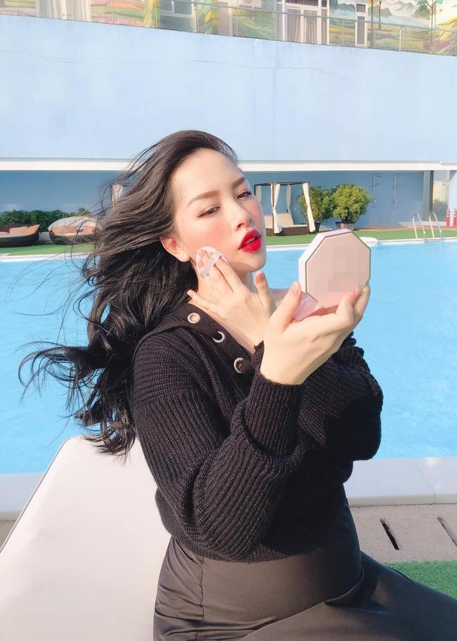 Mang thai quý tử, chị dâu ca sĩ Bảo Thy nhận được nhiều ân sủng từ ông xã Bảo Trần-2