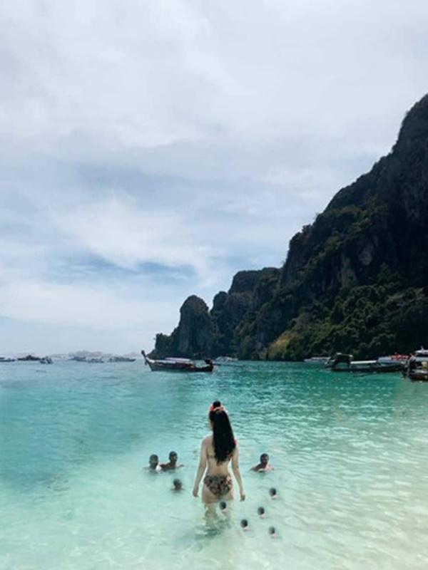 Nhờ dân mạng sửa ảnh diện bikini, thiếu nữ nhận cái kết hết hồn-2