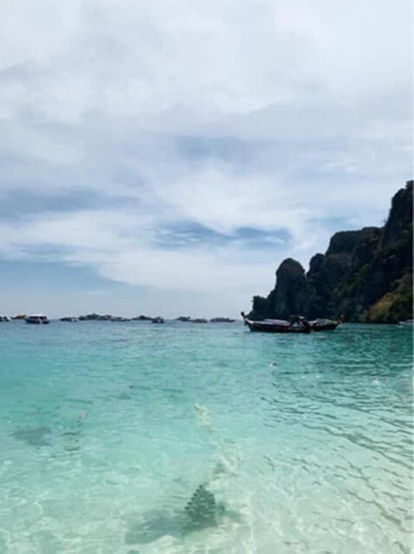 Nhờ dân mạng sửa ảnh diện bikini, thiếu nữ nhận cái kết hết hồn-5