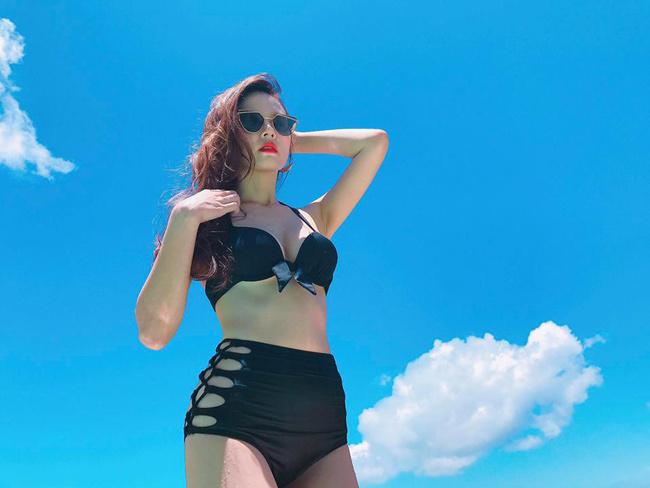 3 hot girl đốt mắt người xem khi diện bikini dù sở hữu vòng 1 khiêm tốn-3