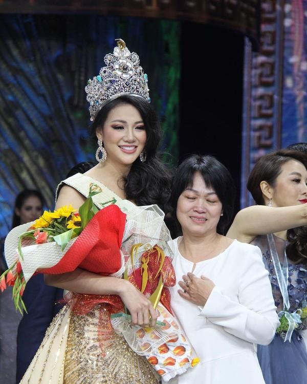 Miss Earth Phương Khánh mỗi ngày một gương mặt khiến fan ruột cũng không nhận ra-5