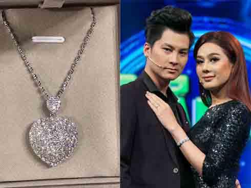 Mất dây chuyền hơn 100 triệu chồng tặng, Lâm Khánh Chi tố cáo kẻ ăn cắp nhưng vẫn phải 'ngậm đắng nuốt cay' bỏ qua