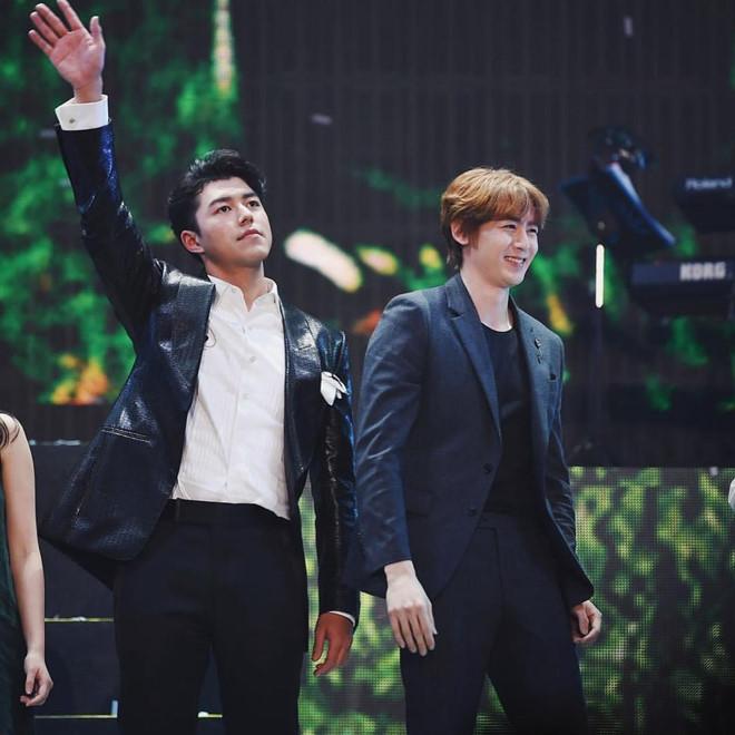 Nam chính Friendzone bị chị Google lừa khi đăng status chào fan Việt-5