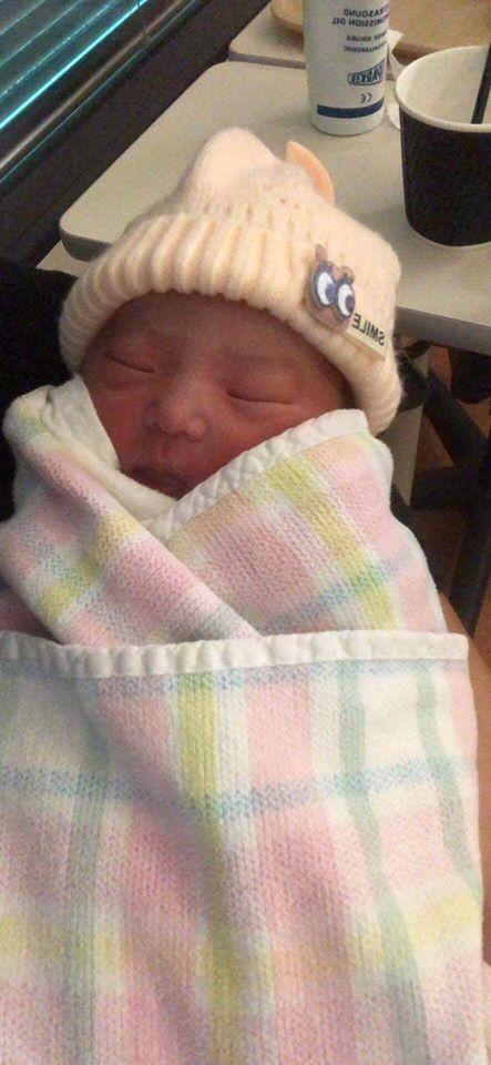 Hôm qua than thở muốn rời bỏ cuộc sống, hôm nay chồng cũ Phi Thanh Vân lại hạnh phúc khoe ảnh nhóc tì thứ 4-3