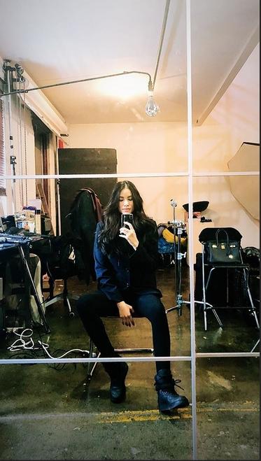 Sau tin đồn sinh con cho đại gia, Phạm Hương bất ngờ khởi động làm mẫu với đối tác quốc tế-5