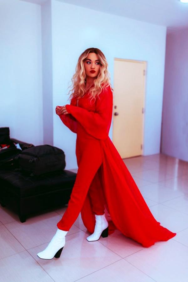 Rita Ora diện đến 2 thiết kế của Công Trí khi thổi tung sân khấu trong tour diễn Phoenix-11