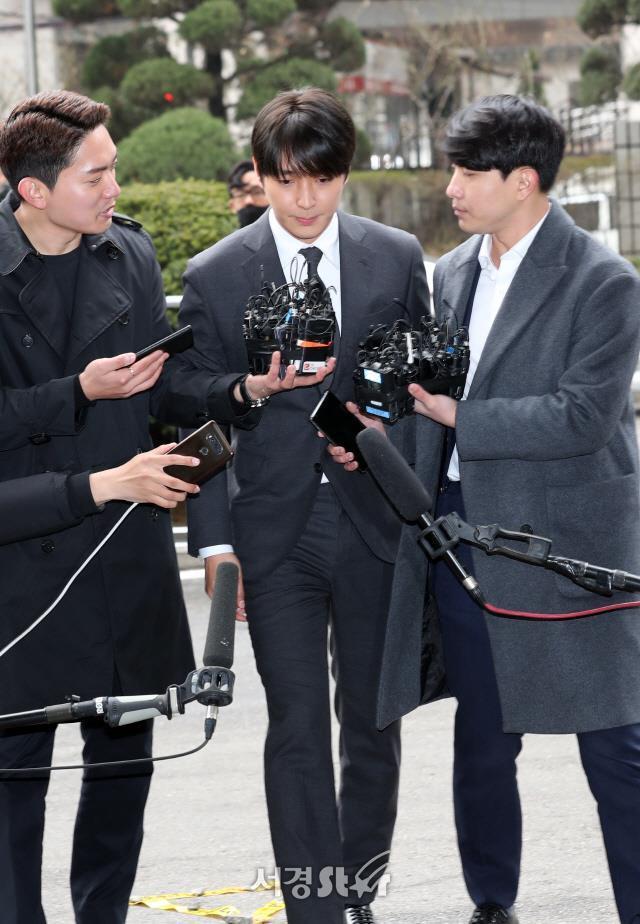 Cảnh sát tiết lộ có bằng chứng xác thực, trong khi Seungri một mực phủ nhận môi giới bán dâm-3