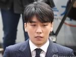 Sau 21 giờ thẩm vấn tại sở cảnh sát, Choi Jong Hoon lại nhận gạch đá khi thả tim cho bức ảnh của mình-10