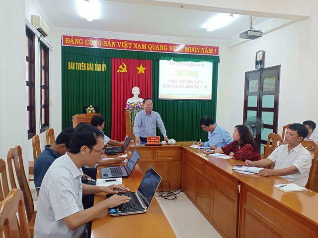 Vụ cô giáo bị tố vào nhà nghỉ với học sinh: Cô trò có quan hệ yêu đương-1