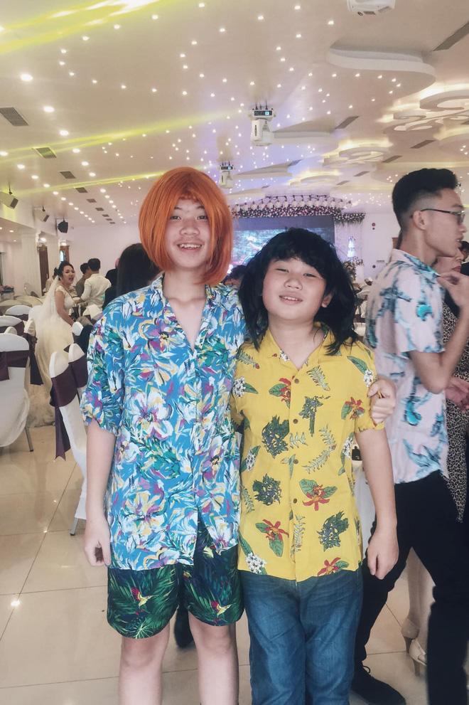 Khoảnh khắc được share điên đảo hôm nay: 11 anh em giả nữ hát hò trong đám cưới vì bà ngoại ao ước có cháu gái-3