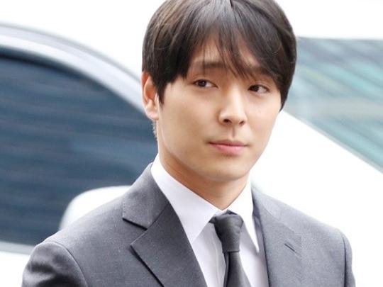 Liên tục bị hỏi kháy về thành viên tù tội cùng nhóm, Lee Hongki nói gì mà được dân Hàn khen ngợi không ngớt?-8