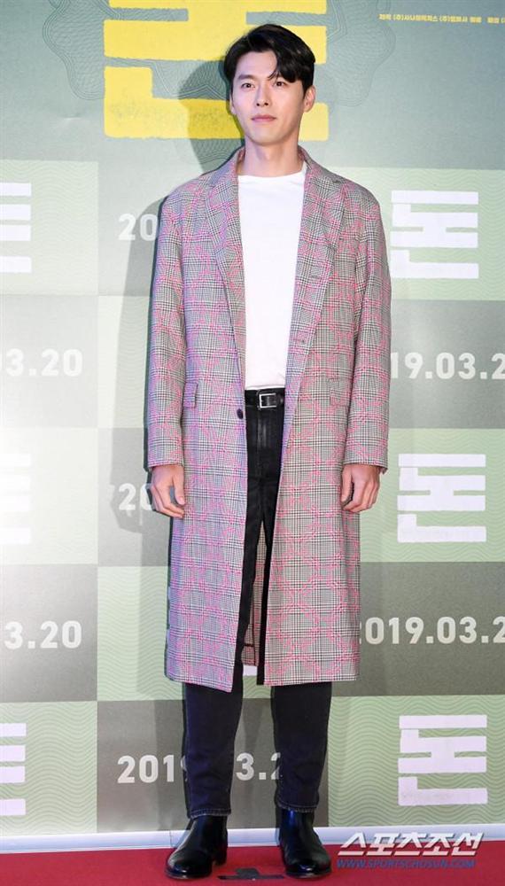 Sau 21 giờ thẩm vấn tại sở cảnh sát, Choi Jong Hoon lại nhận gạch đá khi thả tim cho bức ảnh của mình-4