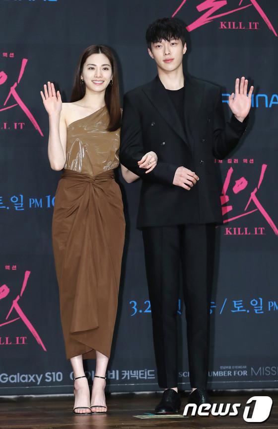 Sau 21 giờ thẩm vấn tại sở cảnh sát, Choi Jong Hoon lại nhận gạch đá khi thả tim cho bức ảnh của mình-6