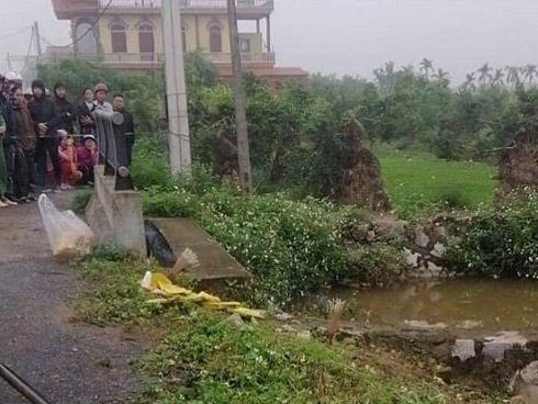 Vụ nữ sinh lớp 10 tử vong dưới kênh: Xe đạp điện của nạn nhân mất tích bí ẩn