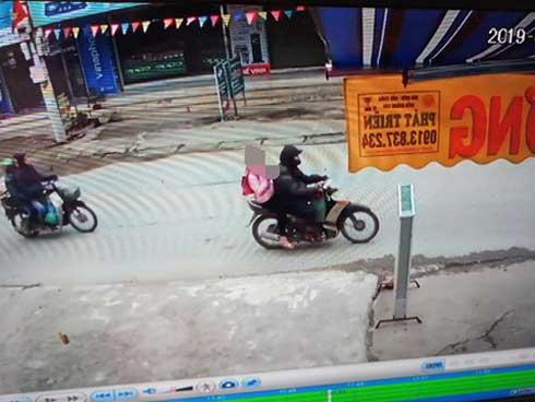 Clip bé gái 9 tuổi đau đớn nức nở kể lại việc bị yêu râu xanh hãm hiếp trong vườn chuối-5