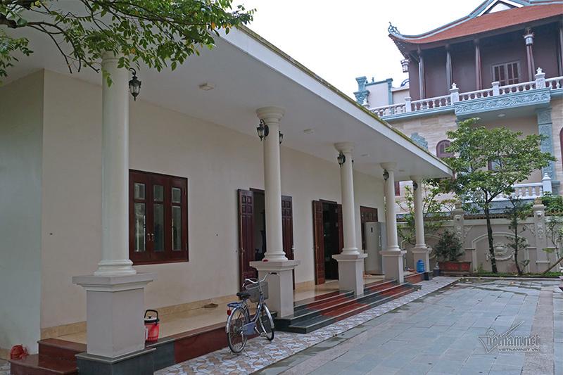 Choáng ngợp lâu đài gần 50 tỷ, xây suốt 9 năm của tỷ phú Nam Định-13