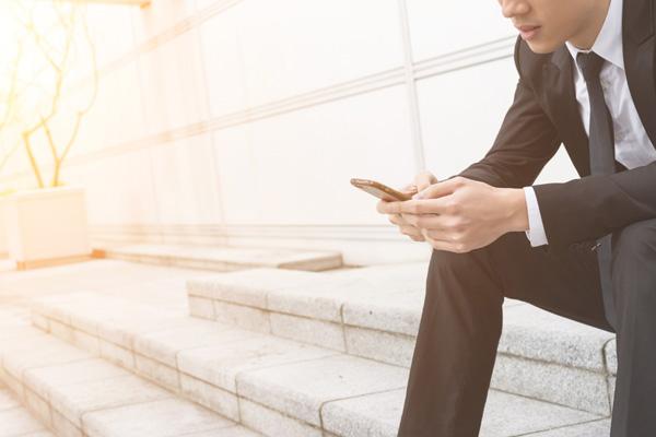 Ám ảnh điện thoại hết pin càn quét mọi ngành nghề-2