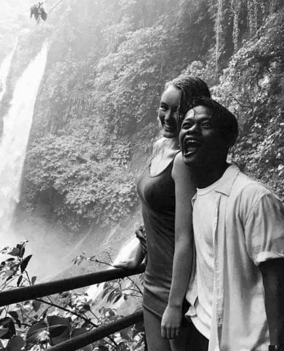 Chuyện thật như đùa: Chàng trai nhan sắc tầm thường cưới được vợ Tây xinh như thiên thần-4