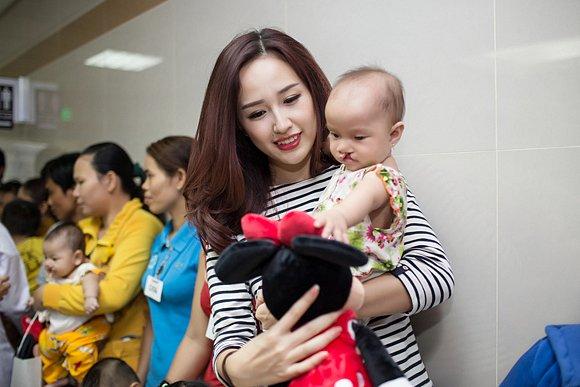 Mai Phương Thúy chi 700 triệu làm từ thiện: Định âm thầm nhưng... khoe ầm lên vẫn sướng-5