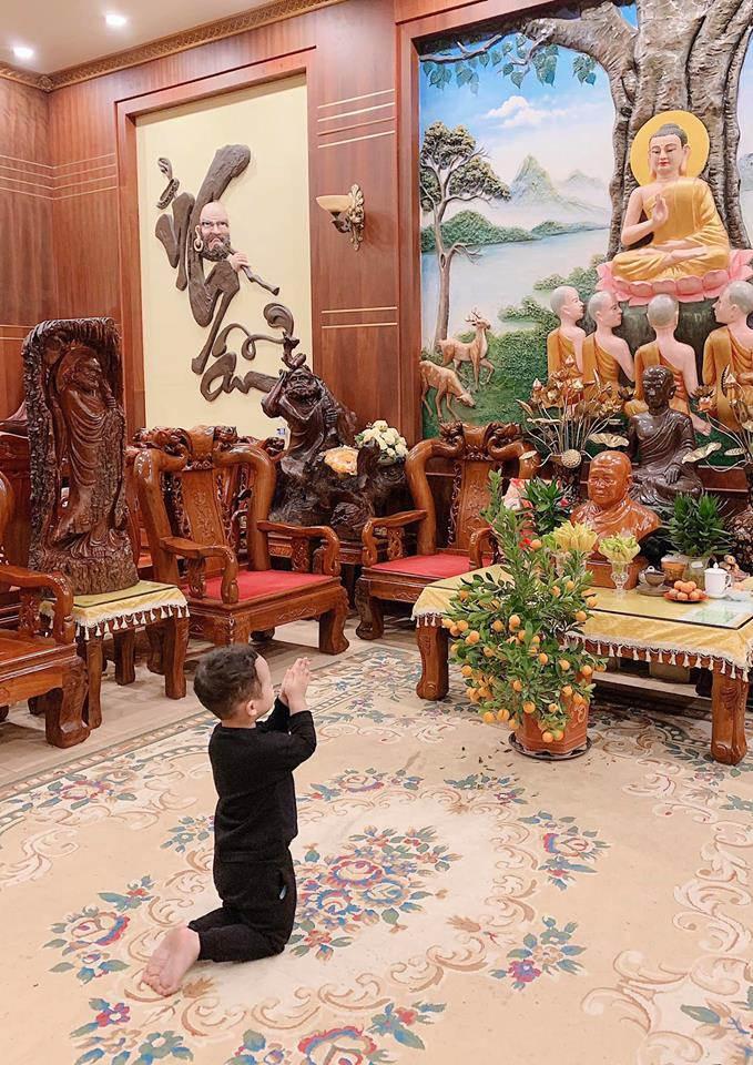 Mới tròn 3 tuổi nhưng có ai ngờ con trai Ly Kute đã cao lớn phổng phao còn đáng yêu không tưởng-3