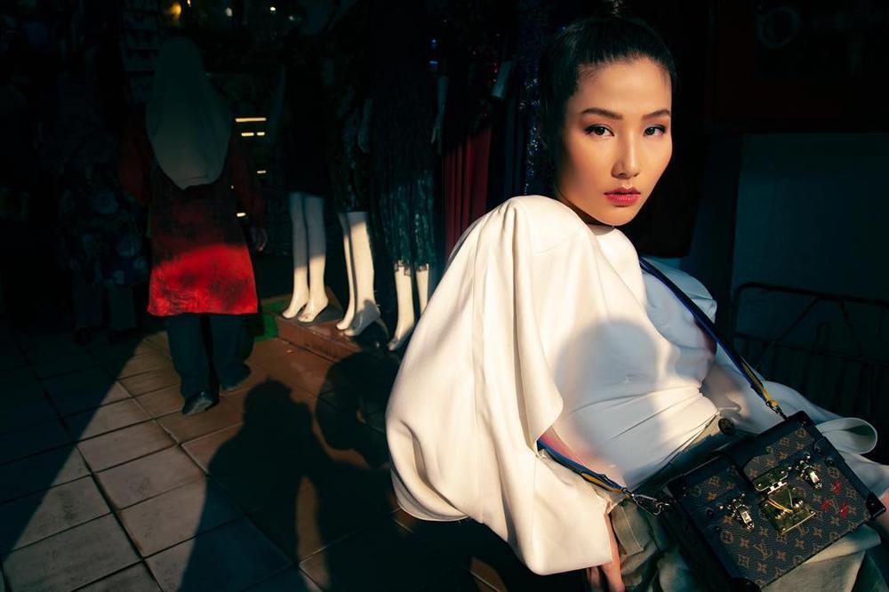 Du hí trời tây cùng người tình Kim Lý, bảo sao Hồ Ngọc Hà cười tít mắt không thấy mặt trời-4