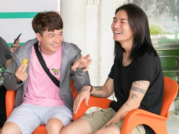 CHUYỆN GÌ THẾ NÀY: Cứ ở bên trai cong BB Trần, trai thẳng Ngô Kiến Huy lại làm nũng dịu dàng đến lạ-9