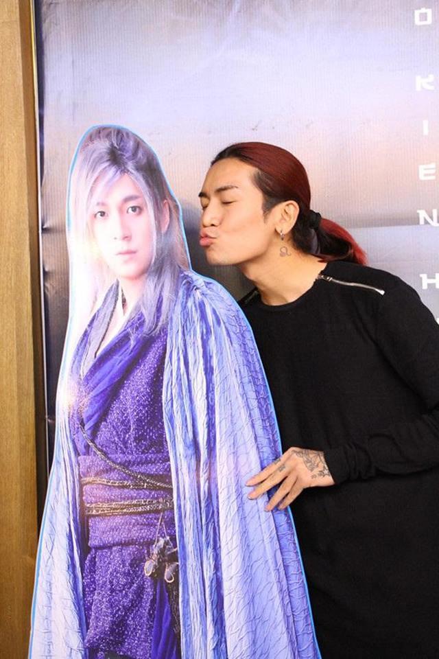 CHUYỆN GÌ THẾ NÀY: Cứ ở bên trai cong BB Trần, trai thẳng Ngô Kiến Huy lại làm nũng dịu dàng đến lạ-10