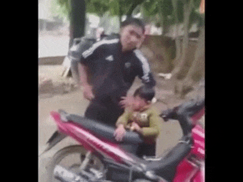 Đã tìm được kẻ tra tấn tàn bạo con 5 tuổi mỗi khi gây sự với vợ cũ Đã tìm được kẻ tra tấn tàn bạo con 5 tuổi mỗi khi gây sự với vợ cũ