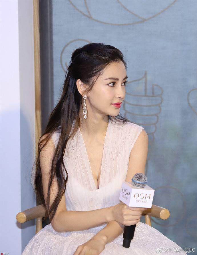 Phì phèo hút thuốc trước cổng bệnh viện, Angela Baby hứng đá vì tự phản bội lời hứa suốt 11 năm qua-6