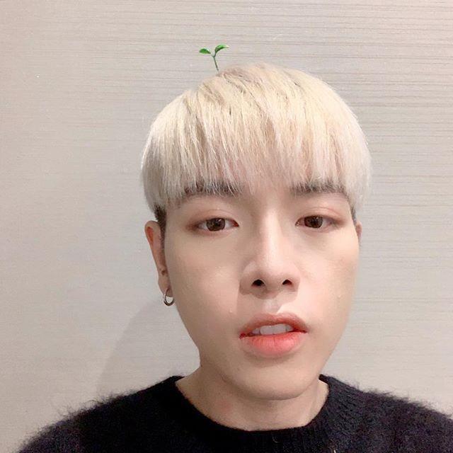 Hương Tràm và loạt sao Việt lột xác với màu tóc xám khói-8